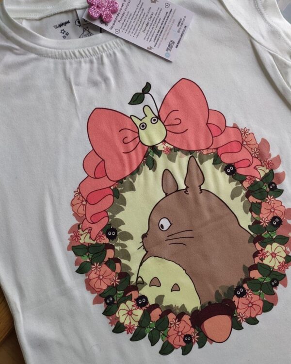 Camiseta Totoro Rosas