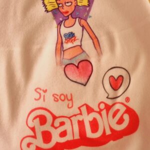 CAMISETA CYNTHIA BARBIE LOVE 90S