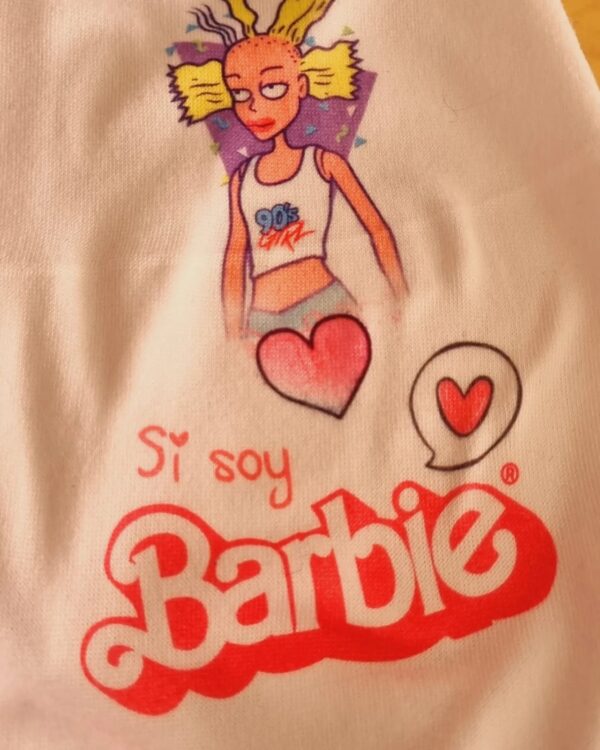 CAMISETA BARBIE CYNTHIA LOVE 90S