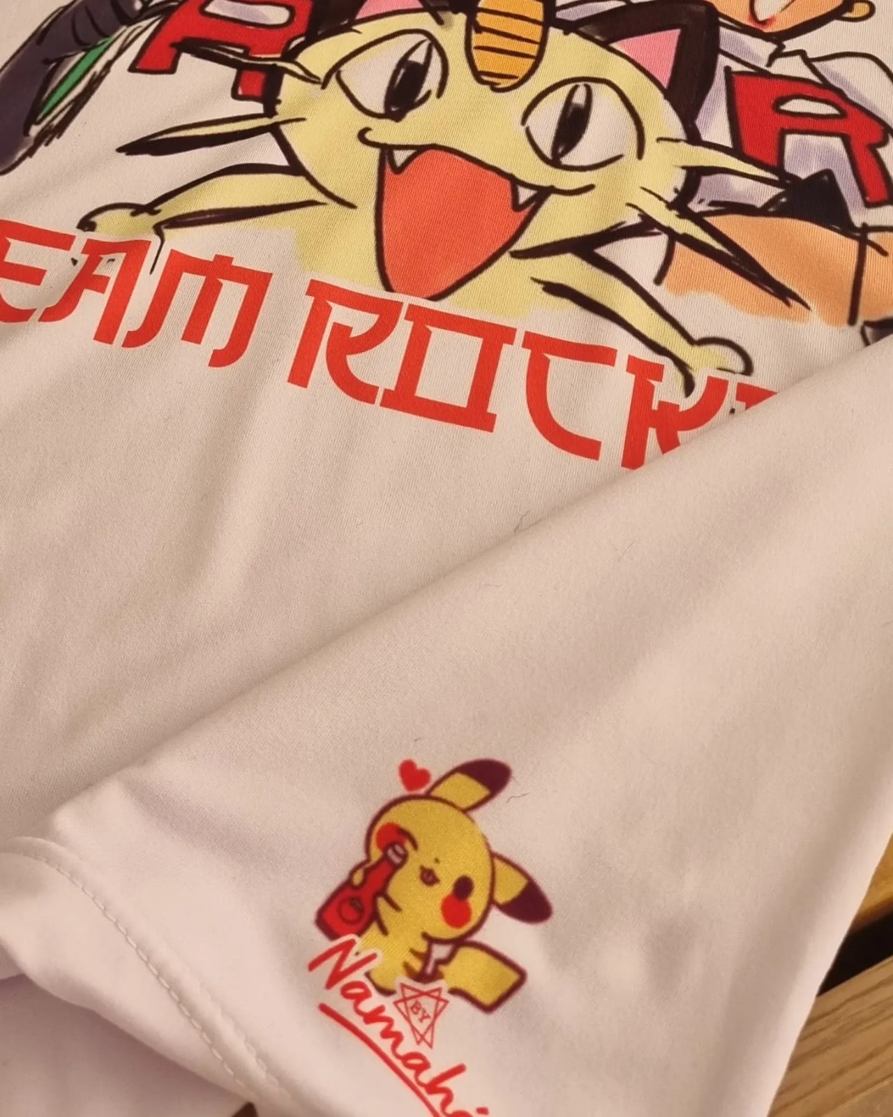 CAMISETA EQUIPO ROCKET POKEMON
