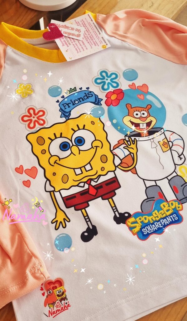 CAMISETA ARENITA Y BOB ESPONJA